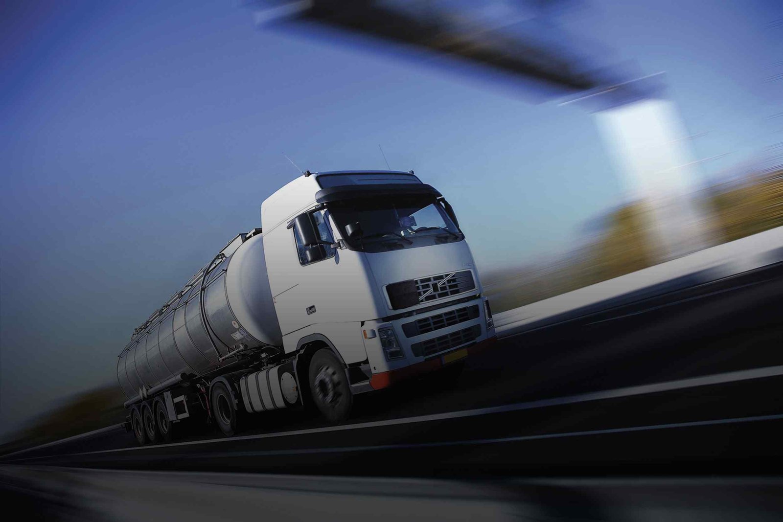 https://trustcargologistic.com/wp-content/uploads/2015/09/White-Truck-single.jpg